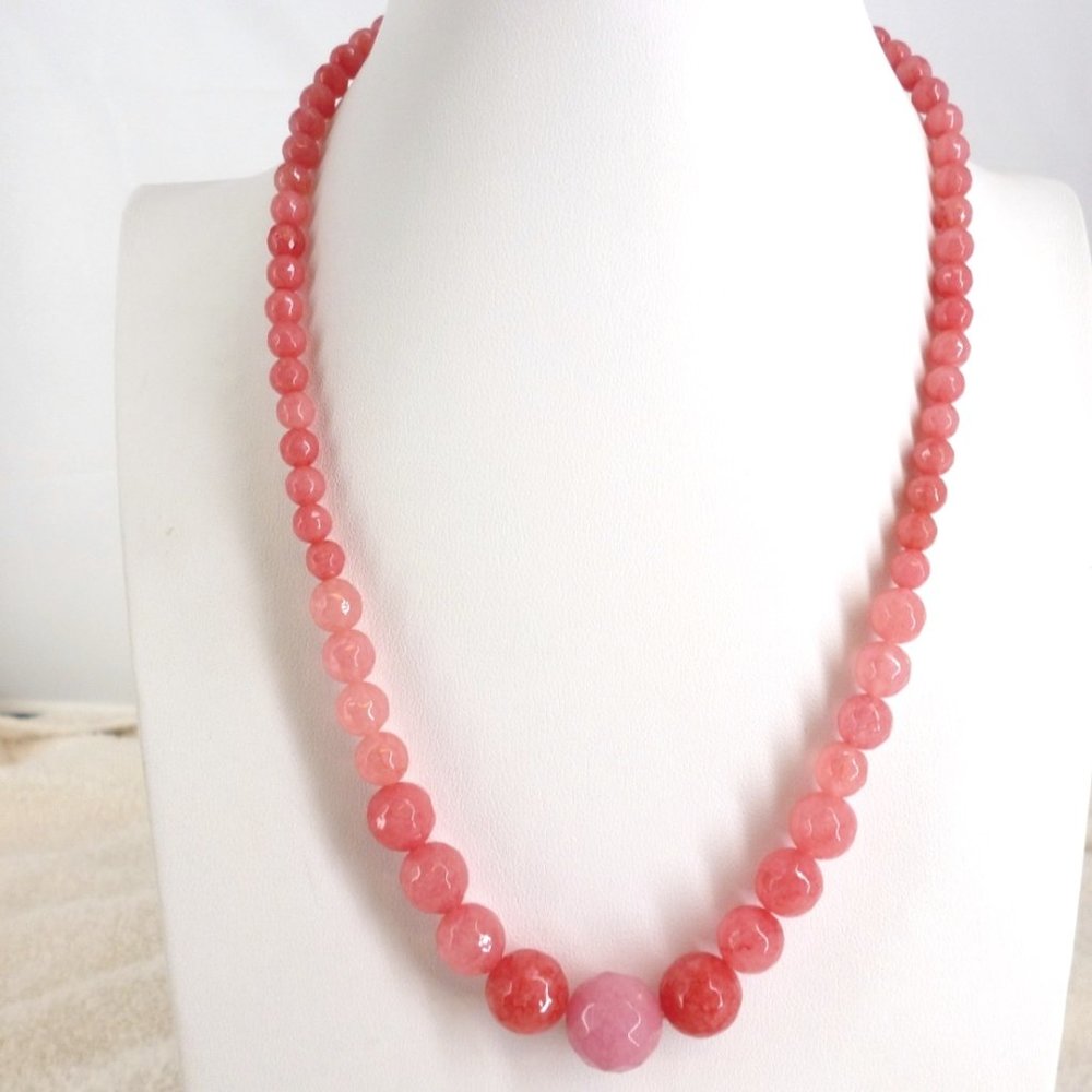 Salmon Pink Quartz Necklace Graduating Faceted Beads 18" - 20" NWOT Perfect M539